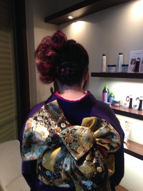 バックシニヨン風ヘアスタイル