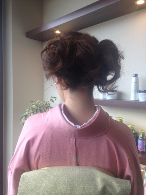 バックヘアスタイル　画像