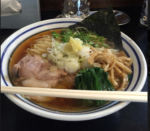 醤油ラーメン画像