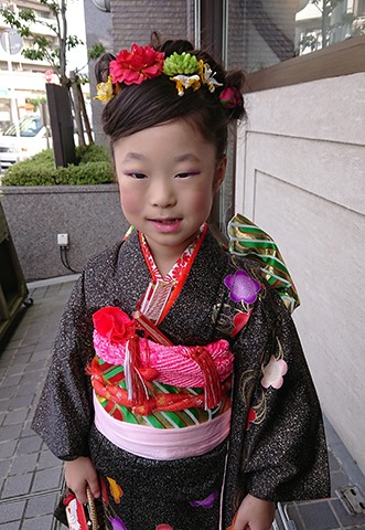 七五三と三歳児の七歳児髪型 流山市の美容室 ヘアサロン ウェーブ