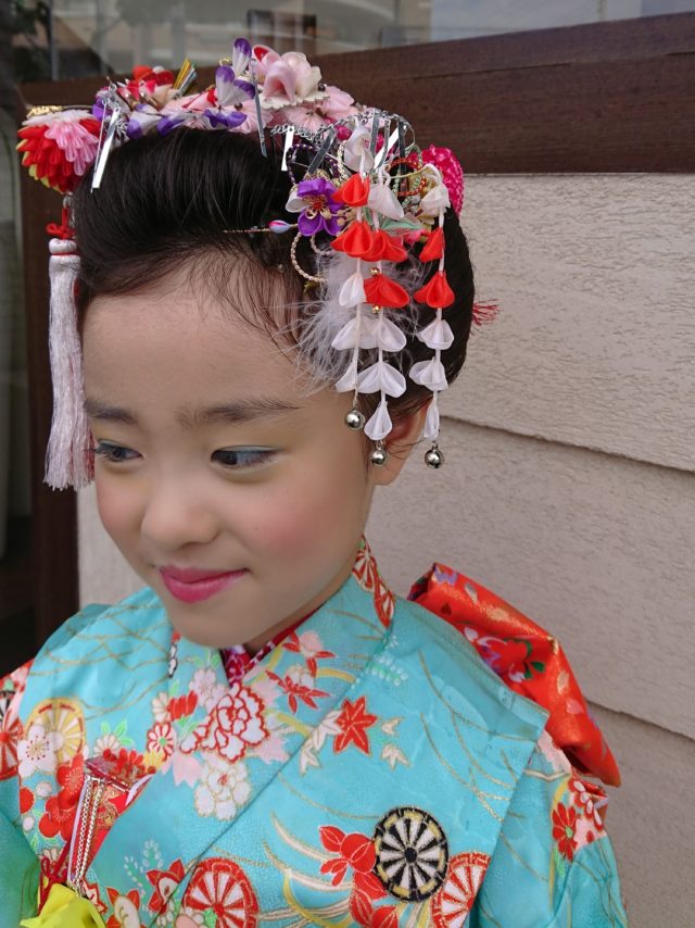 七五三で古典を愛するお母さんが増えています 流山市の美容室 ヘアサロン ウェーブ